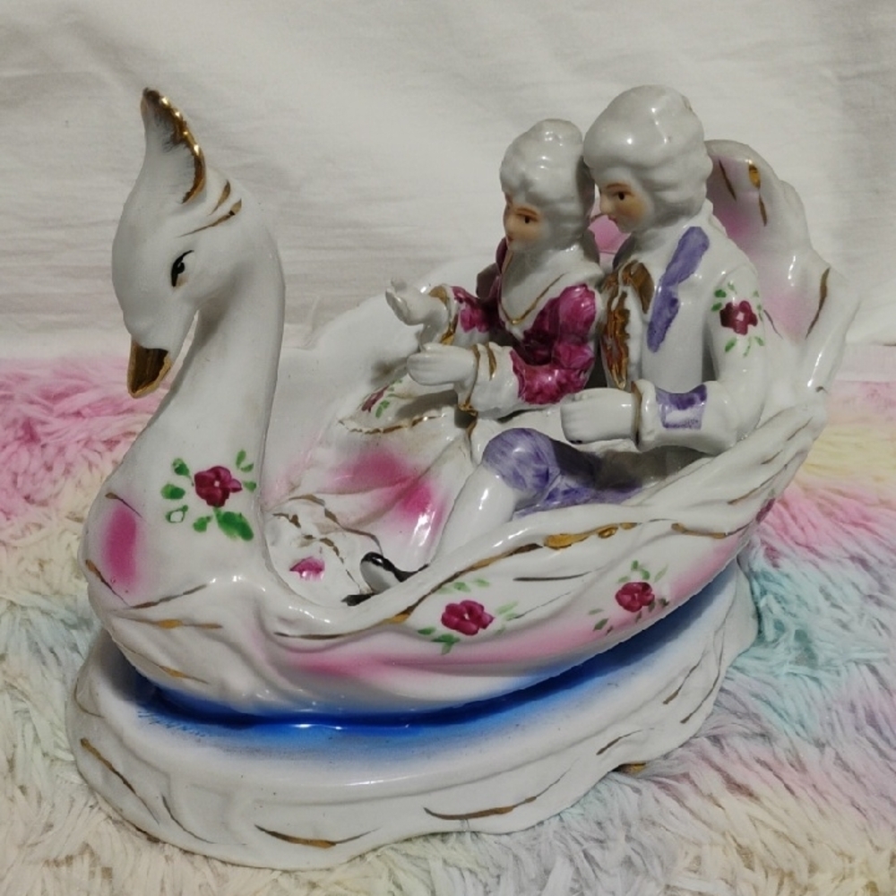 (#35) Mid Century Porcelain Swan Boat W Victorian Couple Figurine